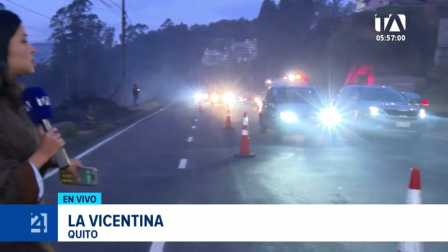 El incendio forestal registrado en el sector de La Vicentina fue controlado pero no liquidado en su totalidad. El cierre vial se mantiene hasta el medio día. Un reporte de Brigette Mancheno