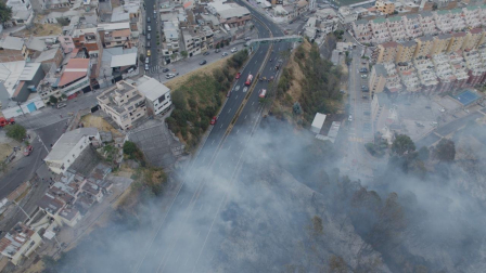 Vista aérea del área afectada por el incendio en el sector de La Vicentina.