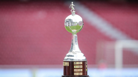 Exhibición del trofeo de la Copa Libertadores Femenina