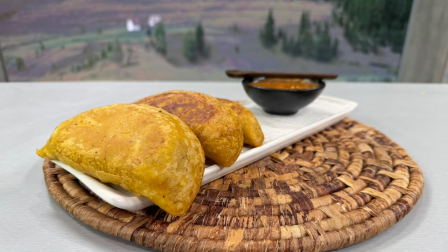 Este martes 15 de septiembre del 2026 preparamos empanadas de verde rellenas con seco de chivo, la receta de Cocinando esTAmañana, junto al chef Felipe Campana.