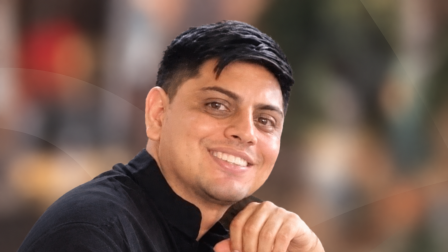 Jandry Calderón se desempeñaba como médico rural en Manabí y fue asesinado durante un ataque armado a una ambulancia.