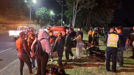 Un siniestro de tránsito deja personas heridas tras el vuelo de un vehículo en el sector de Miraflores la noche de este martes 15 de septiembre de 2026.