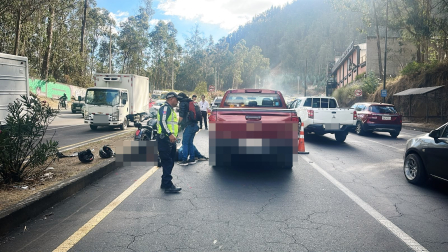 Un accidente provocó el cierre de un carril en la av. Simón Bolívar a la altura de Cumbayá la atarde de este jueves 17 de septiembre.