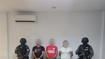 La Policía Nacional informó sobre la detención de cinco uniformados y exunifromados detenidos por presunto cohecho en Guayas y El Oro.