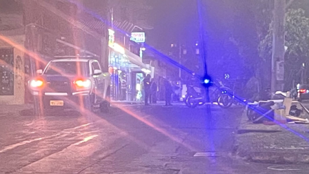 Delincuentes asaltaron un local en el sector de La Floresta la noche de este miércoles 16 de septiembre de 2026.