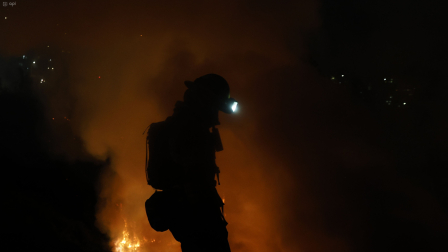 Un incendio de grandes proporciones puede permanecer activo durante horas e incluso varios días.