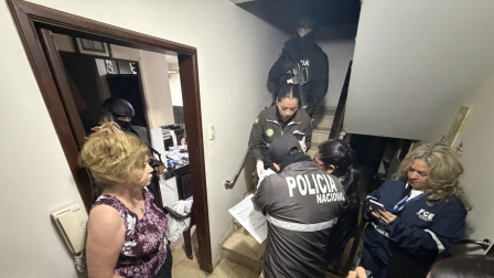 John Reimberg confirmó ocho detenciones por una presunta red que habría emitido certificados médicos irregulares para favorecer a Dritan Rexhepi en sus procesos judiciales.