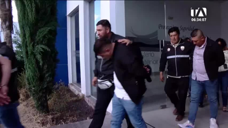La estructura delictiva integrada por seis personas cometía los robos en Ambato, pero fue capturada tras un operativo de seguimiento ejecutado en Quito. Un reportaje de Juan Miguel Rodríguez