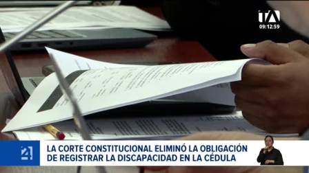La Corte Constitucional dio paso a una acción que permite al ciudadano decidir si el dato se imprime en el documento físico o se mantiene en formato digital con código QR. Un reportaje de Belén Merizalde