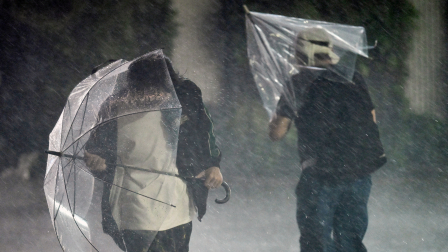 Lluvias récord e inundaciones en Tokio: El tifón Dujuan paraliza vuelos y eventos masivos en Japón