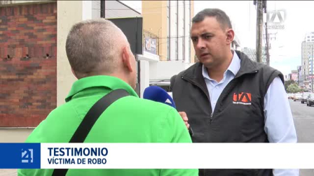 El hecho se registró en el sector Obrero Independiente, donde los implicados se llevaron el vehículo estacionado en un rápido accionar. Un reportaje de Gustavo Jaramillo