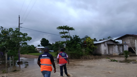 Al menos 394 familias resultaron afectadas por el desbordamiento del río Sucio, en Esmeraldas.