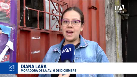 Moradores reportan malestar en la circulación; la multa por mal estacionamiento equivale al 10% del salario básico unificado. Un reportaje de Nathalie Jiménez