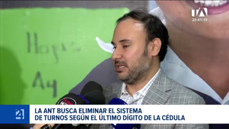 La entidad proyecta lanzar una plataforma en línea antes de fin de año para agilizar la obtención y renovación de los documentos. Un reportaje de María Gracia Chacón