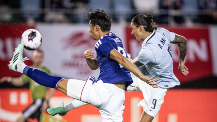 La Selección de Uruguay perdió en el debut de Diego Forlan