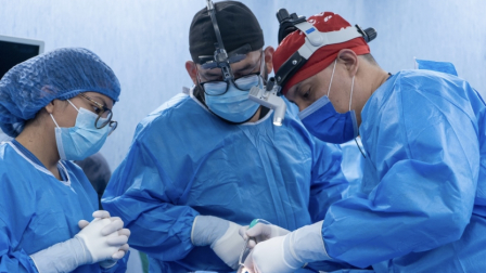 Los médicos y enfermeras podrán realizar residencias asitenciales en los hospitales públicos de Ecuador.