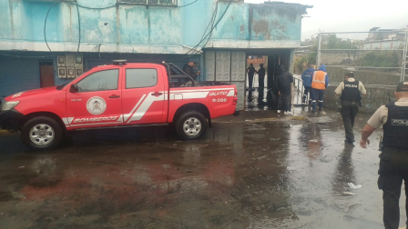 Intensas lluvias en Quito provocaron la crecida del cauce en la quebrada de Caupicho la tarde de este jueves 24 de septiembre de 2026.