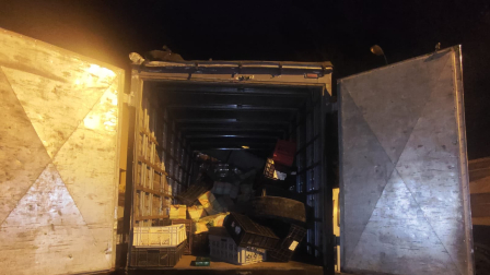 Un camión que transportaba droga sufrió un siniestro de tránsito en la provincia de Bolívar.