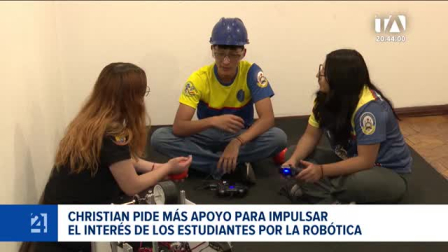La delegación viajará la próxima semana junto a su mentor para representar al país en el certamen que reúne a más de 190 naciones. Un reportaje de Valeria Velasco