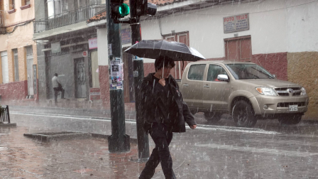 Gestión de Riesgos reporta 24 eventos adversos abiertos por lluvias y tres ríos desbordados, todos estos últimos en Esmeraldas.