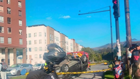 Siniestro de tránsito dejó una personas herida en el sector de la Plataforma Sur, en Quito.