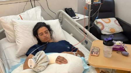 La ciclista Gabriela Loaiza, tras las intervenciones por el accidente en una competencia.