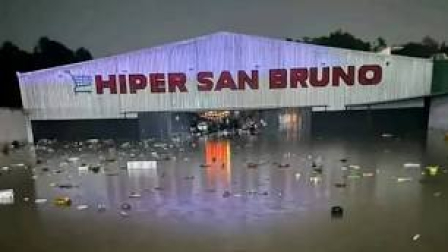 Fuertes lluvias provocan inundaciones en Xalapa, México.