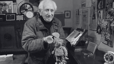 Peppino Mazzullo dio voz a Topo Gigio entre 1961 y 2006 y también escribió e improvisó varios de los diálogos que hicieron famoso al personaje.