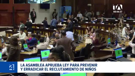 La normativa aprobada por la Asamblea dispone que los municipios eliminen simbología o grafitis alusivos a grupos de delincuencia organizada en las inmediaciones de los planteles educativos. Un reportaje de Paula Kuhn