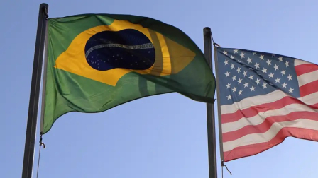 Banderas de Brasil y Estados Unidos juntas.