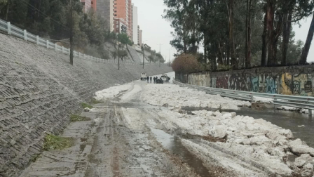 Las fuertes lluvias provocaron 26 emergencias en Quito este domingo 4 de octubre de 2026.