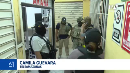La intervención militar se focalizó a lo largo de la calle Eloy Alfaro, entre Olmedo y Colón, con el fin de realizar controles de armas y verificar la seguridad en la zona comercial. Un reportaje de Camila Guevara