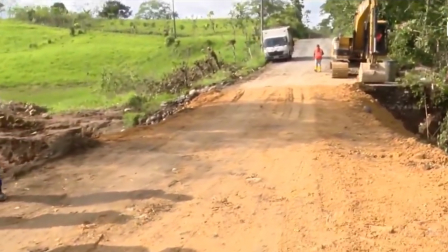 Continúan los trabajos en la vía San Benabé-El Salazar, en San Miguel de los Bancos.
