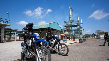 Las autoridades recorrieron la refinería de La Libertad este lunes 5 de octubre.