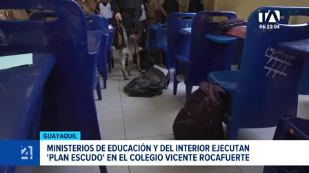 Unidades policiales inspeccionaron las aulas del emblemático establecimiento guayaquileño para prevenir el ingreso de drogas y armas de fuego. Un reportaje Paula Kuhn