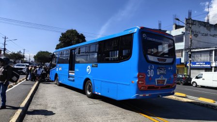 Una peatón falleció tras ser atropellado por un bus en un carril exclusivo en La Florida, al norte de Quito la mañana de este 6 de octubre de 2026.