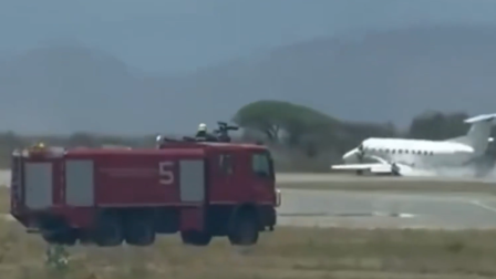 Avioneta choca contra una cebra en el Serengeti y aterriza de emergencia sobre su fuselaje