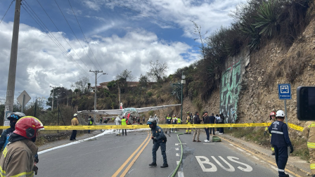 Una avioneta cayó en el Aeropuerto Mariscal La Mar, en Cuenca.