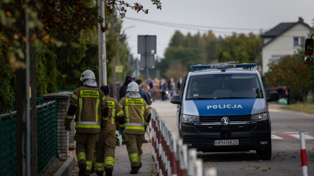 Police and other first responders work at the scene where a 15-year-old fatally stabbed the caretaker of his former school and wounded two other adults at the John-Paul II primary school in Leszczydol-Nowiny, Poland, on October 8, 2026, a day after a similar knife attack wounded nine in a Polish high school, police said. Police arrested the boy after the attack at the John-Paul II primary school in Leszczydol-Nowiny, a small town 70 kilometres (40 miles) northeast of Warsaw, a police spokesperson told AFP. (Photo by Wojtek RADWANSKI / AFP)