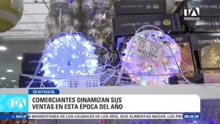 Negocios del casco comercial registran un incremento de clientes que adelantan sus compras festivas con ofertas que inician desde los dos dólares. Un reportaje de Ricardo Cruzatty