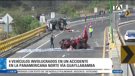 El siniestro vial involucró a cuatro automotores en la Panamericana Norte, a la altura del puente sobre el río Guayllabamba. Un reportaje de Gustavo Jaramillo