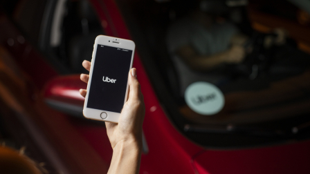 Uber Taxi permitirá solicitar taxis amarillos desde la aplicación en Quito y pagar la tarifa que marque el taxímetro.