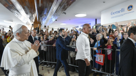 El Papa León XIV fue sometido a una cirugía en para extirparle un nódulo en el pulmón.