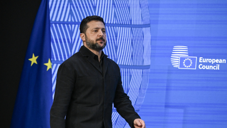 El presidente de Ucrania, Volodymyr Zelensky, en una rueda de prensa en la cumbre de la Unión Europea.