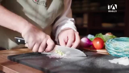 Guadalupe Mindo y Juan Sebastián Pérez, chefs, comparten su visión sobre el significado de la cocina, su conexión con las emociones, los recuerdos y las experiencias que nos unen alrededor de la mesa.