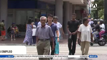 Pese a contar con amplia preparación y trayectoria, especialistas señalan que la reinvención profesional y el emprendimiento se han transformado en caminos clave para reinsertarse al mercado laboral. Un reportaje de Ever Moreira