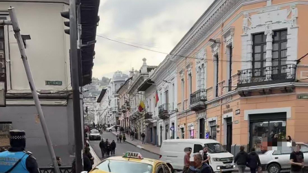 Accidente de tránsito entre moto y taxi en las calles Olmedo y Venezuela