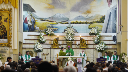 Con restricción a la prensa, se realizó una misa y velorio del padre Patricio Sanchez Molinari, en Guayaquil