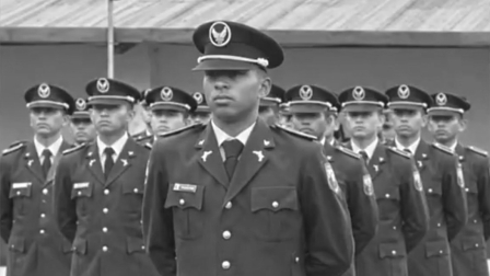 Dey Chang Fernández sirvió por tres años en la Policía Nacional. Dedicó su trabajao a la seguridad ciudadanía antes de su trágico final en Esmeraldas