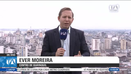 La acumulación de agua inundó calles, provocó daños en vehículos y obligó a suspender la jornada lectiva en los planteles educativos de la urbe. Un reportaje de Ever Moreira